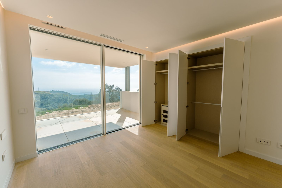 4 Bed Apartment for sale in Ojén Costa Del Sol, Málaga, Spain