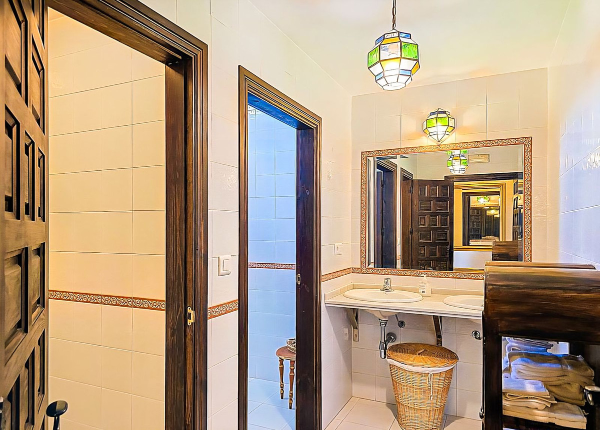 13 Bed Townhouse for sale in Almogía Costa Del Sol, Málaga, Spain