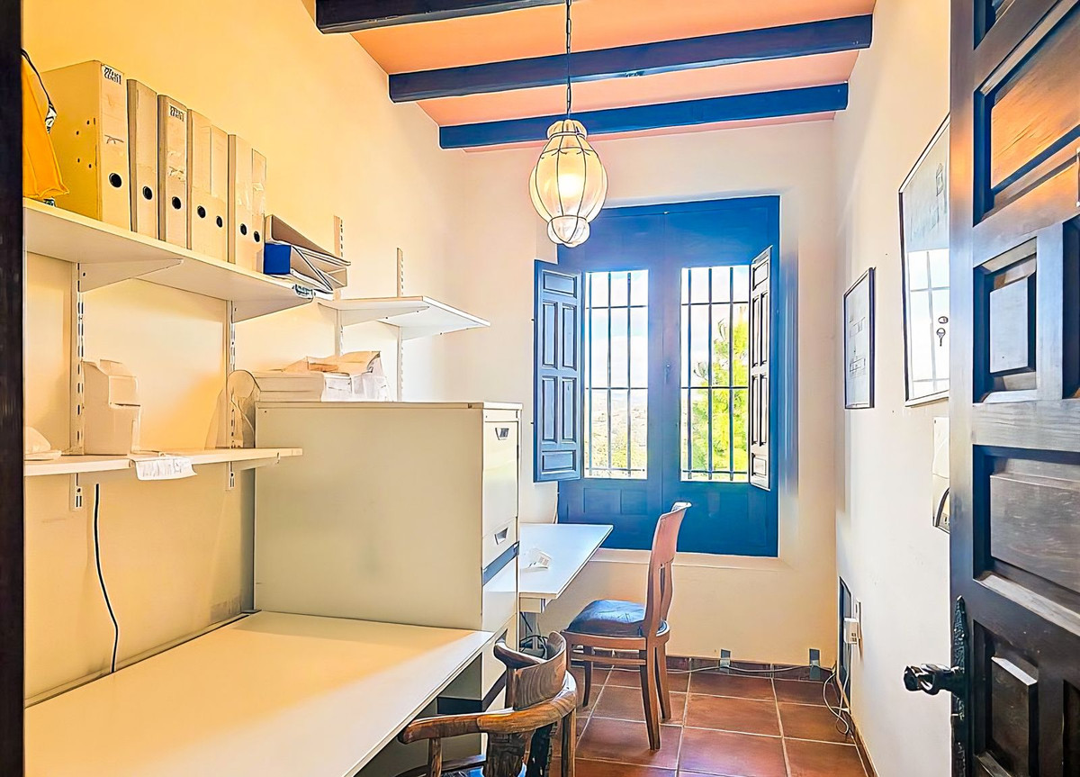 13 Bed Townhouse for sale in Almogía Costa Del Sol, Málaga, Spain