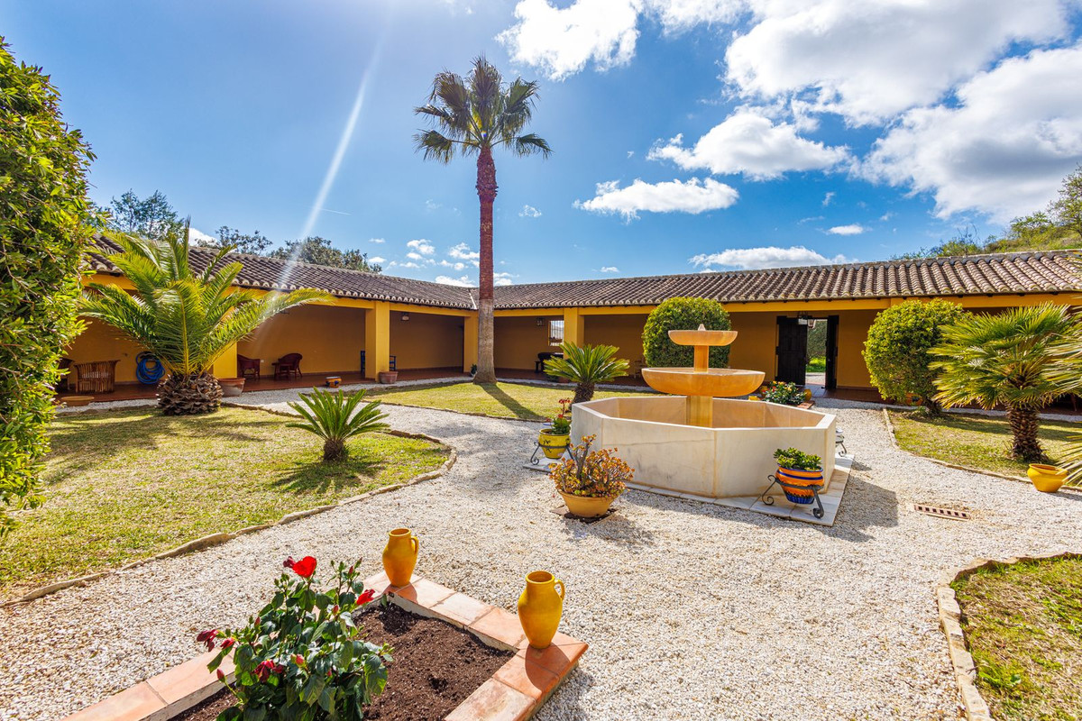 13 Bed Townhouse for sale in Almogía Costa Del Sol, Málaga, Spain