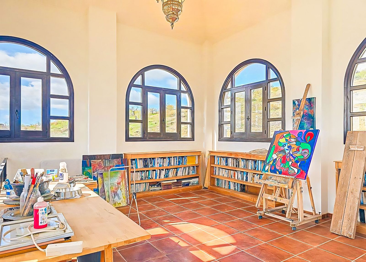 13 Bed Townhouse for sale in Almogía Costa Del Sol, Málaga, Spain
