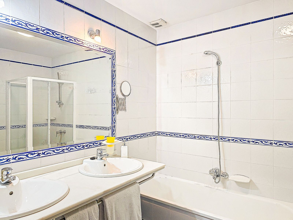 13 Bed Townhouse for sale in Almogía Costa Del Sol, Málaga, Spain