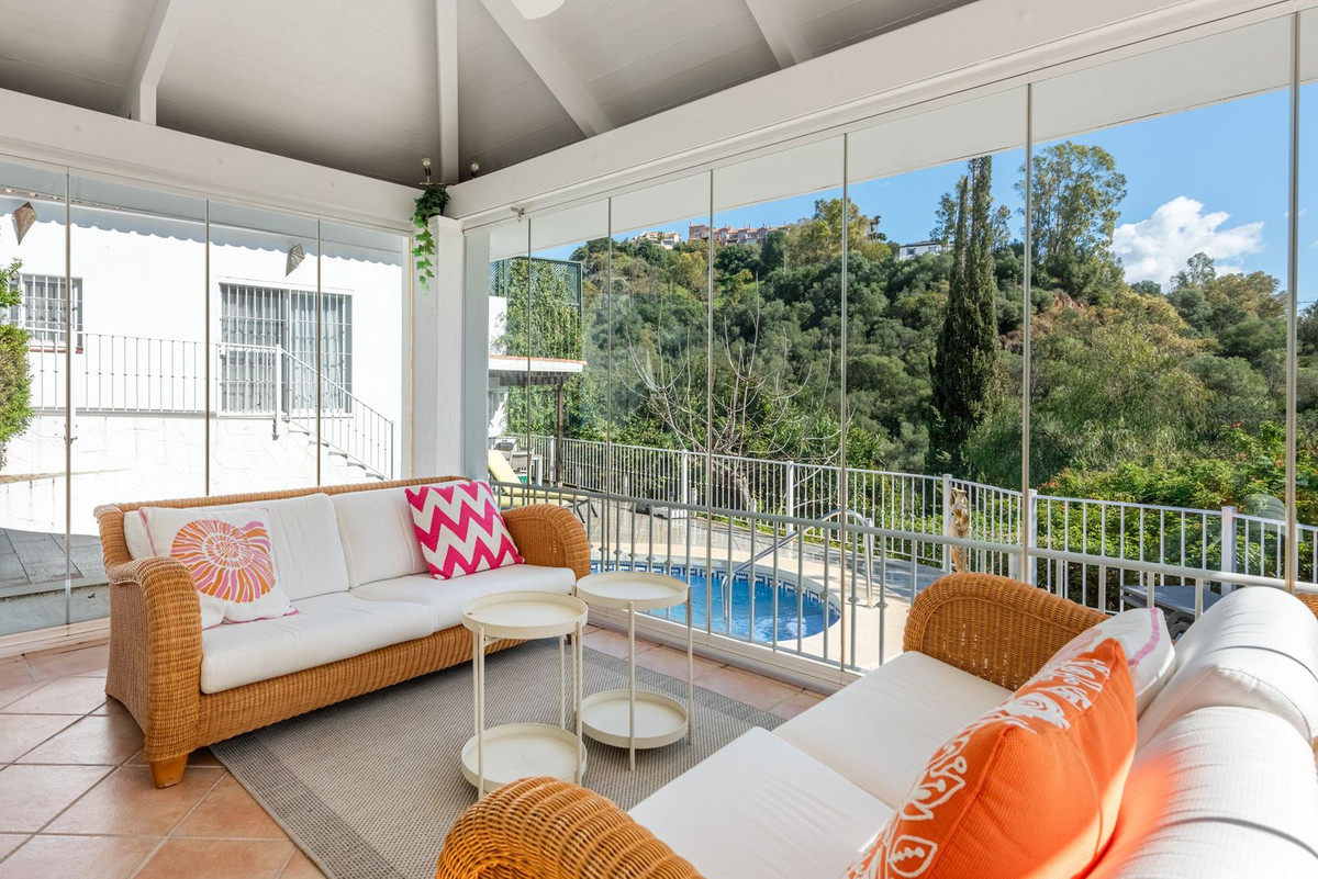 4 Bed Townhouse for sale in Benahavís Costa Del Sol, Málaga, Spain
