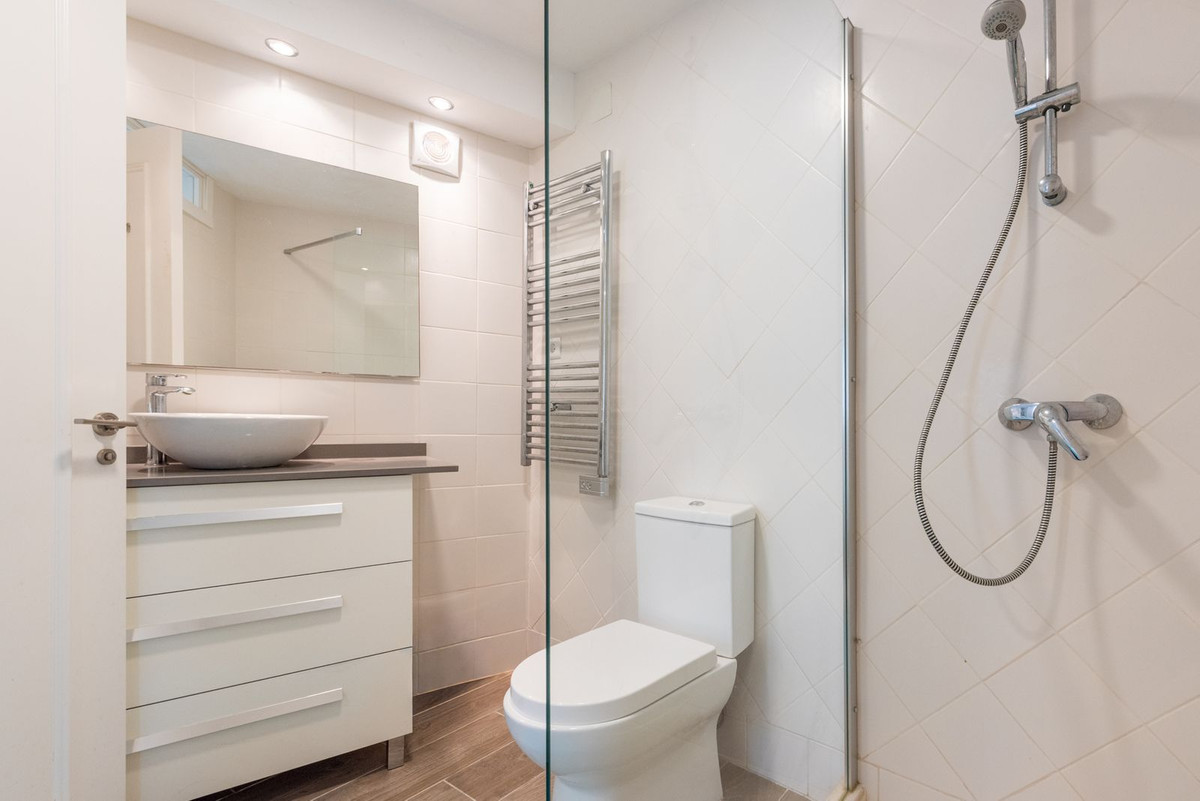 4 Bed Townhouse for sale in Benahavís Costa Del Sol, Málaga, Spain