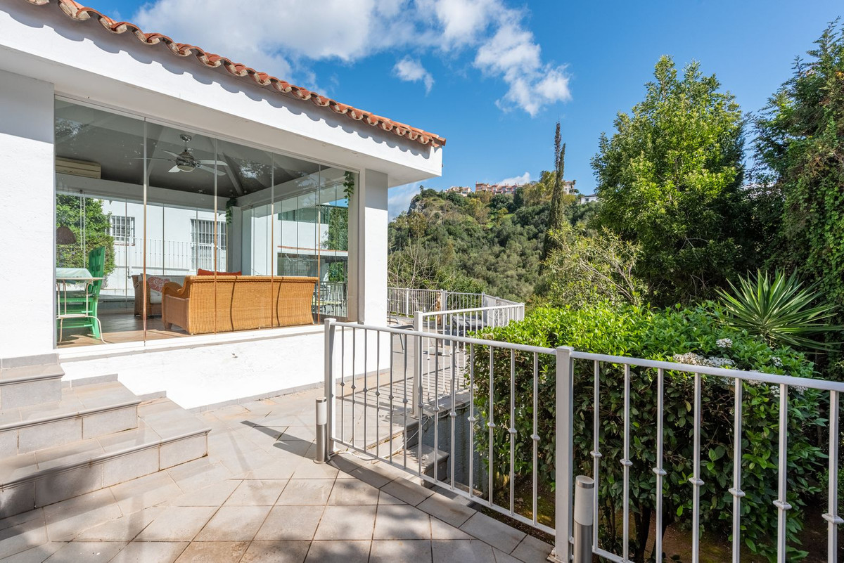 4 Bed Townhouse for sale in Benahavís Costa Del Sol, Málaga, Spain