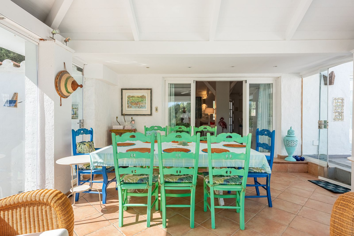 4 Bed Townhouse for sale in Benahavís Costa Del Sol, Málaga, Spain