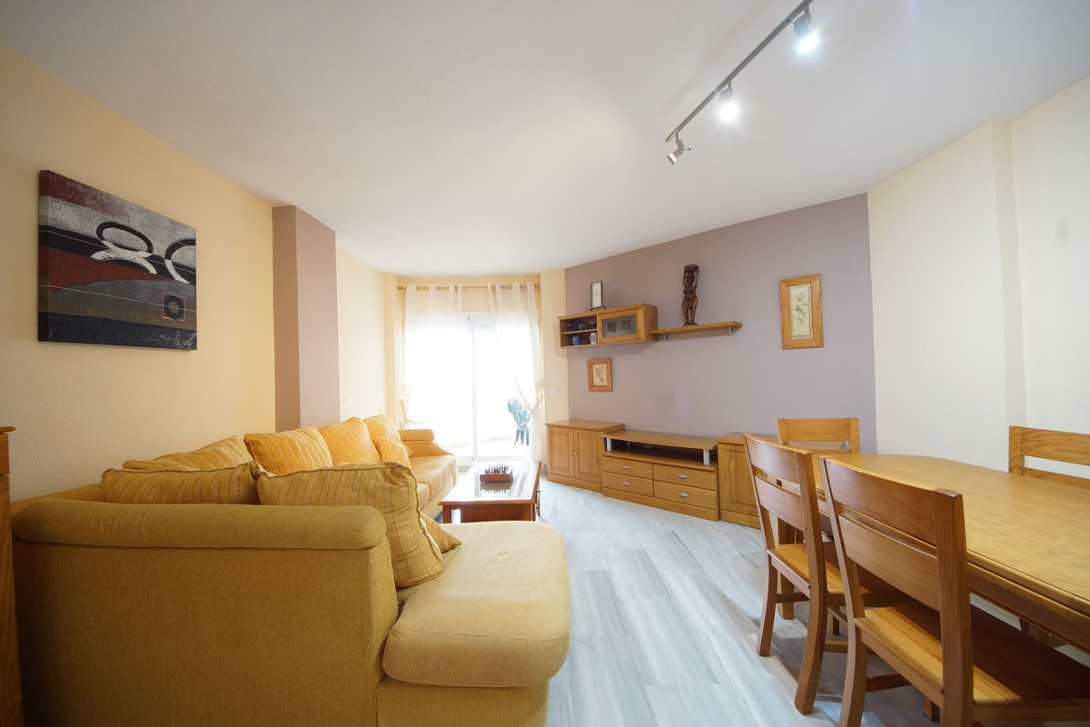 Se vende Apartamento Planta Media de 3 dormitorios en Costa Del Sol, Málaga, España