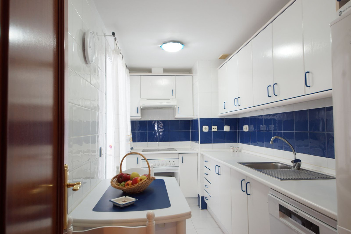 Se vende Apartamento Planta Media de 3 dormitorios en Costa Del Sol, Málaga, España