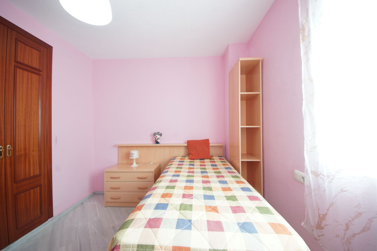Se vende Apartamento Planta Media de 3 dormitorios en Costa Del Sol, Málaga, España