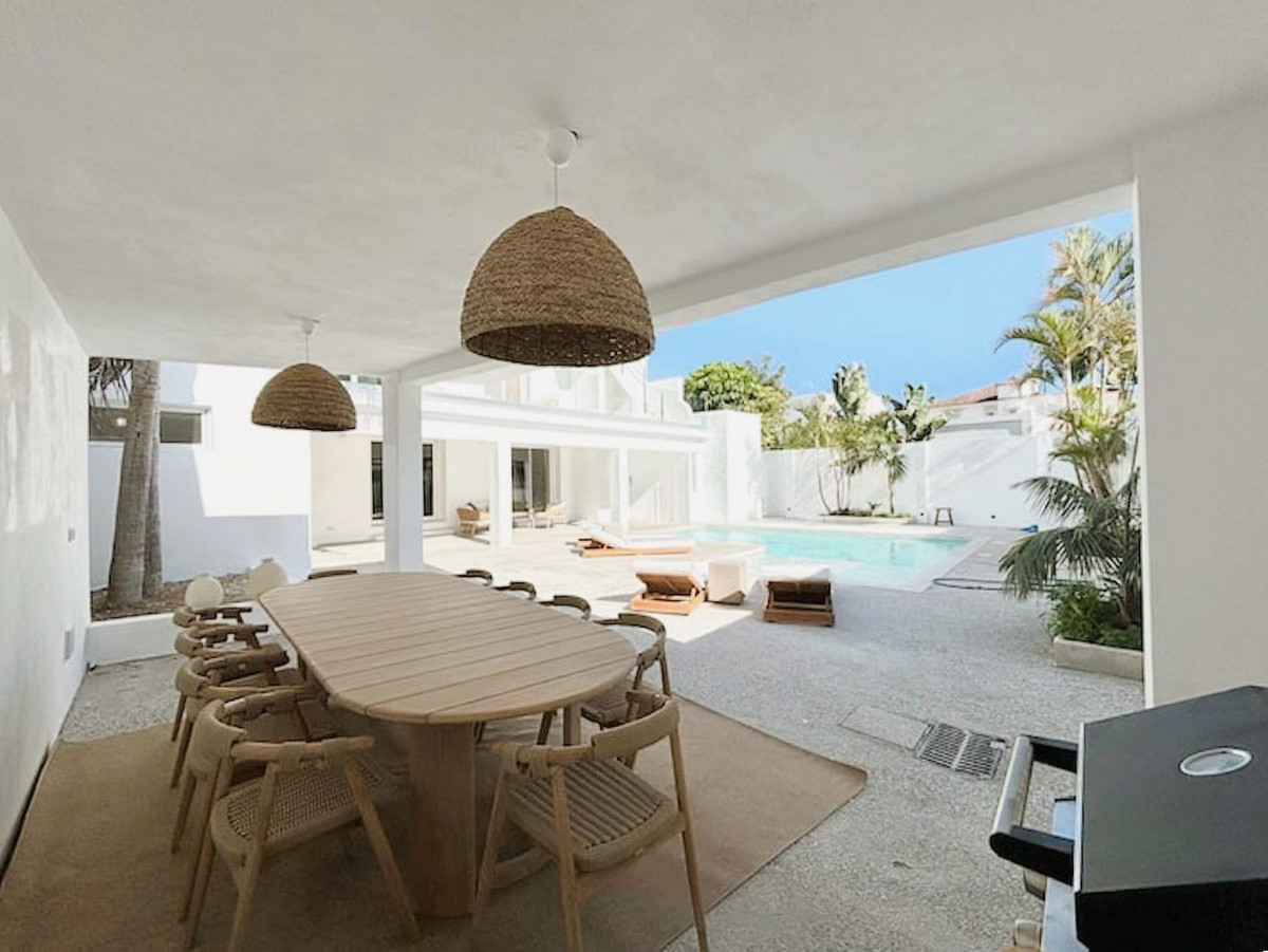 6 Bed Townhouse for sale in Marbella Costa Del Sol, Málaga, Spain
