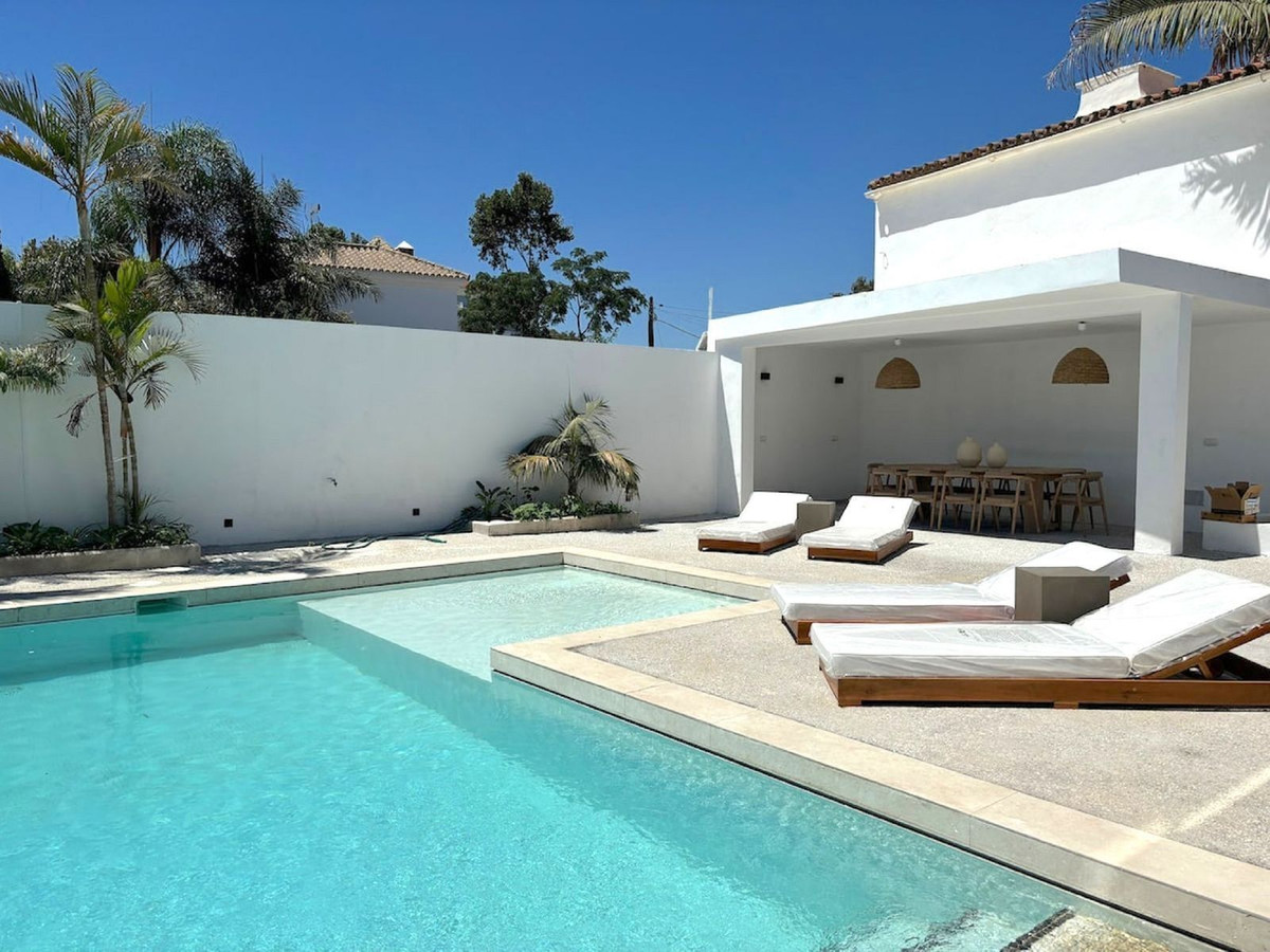 6 Bed Townhouse for sale in Marbella Costa Del Sol, Málaga, Spain