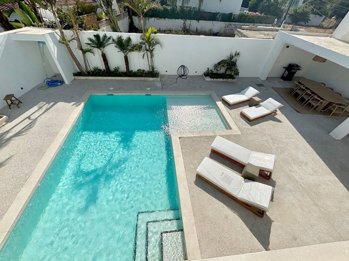 6 Bed Townhouse for sale in Marbella Costa Del Sol, Málaga, Spain