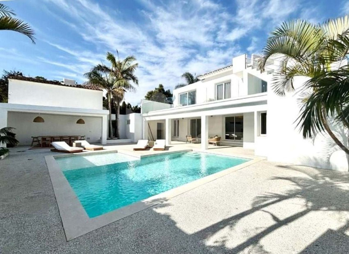 6 Bed Townhouse for sale in Marbella Costa Del Sol, Málaga, Spain
