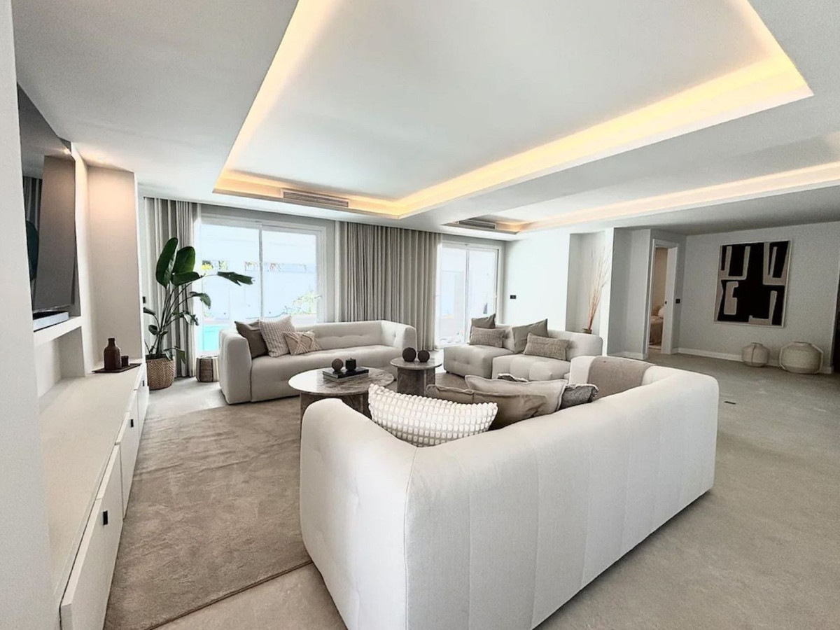 6 Bed Townhouse for sale in Marbella Costa Del Sol, Málaga, Spain