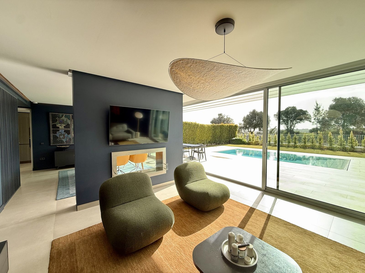 Se vende Pareada de 5 dormitorios en Costa Del Sol, Cadiz, España