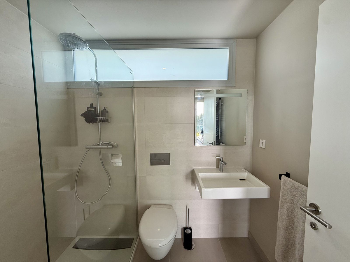 Se vende Pareada de 5 dormitorios en Costa Del Sol, Cadiz, España
