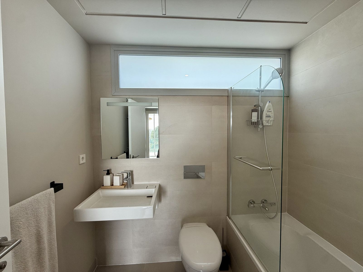 Se vende Pareada de 5 dormitorios en Costa Del Sol, Cadiz, España