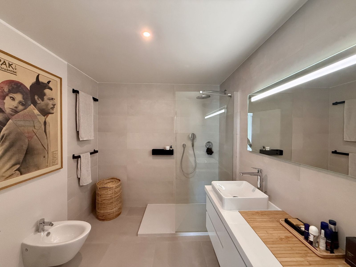 Se vende Pareada de 5 dormitorios en Costa Del Sol, Cadiz, España