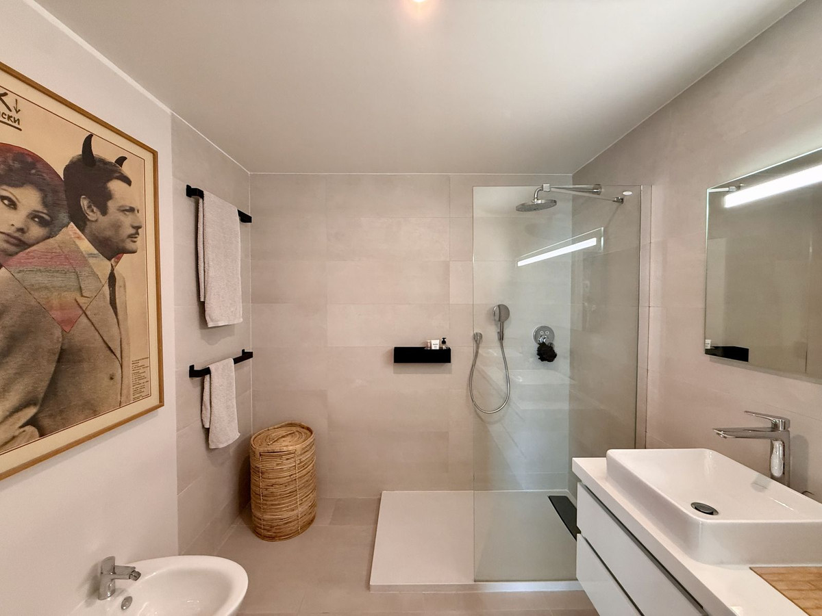 Se vende Pareada de 5 dormitorios en Costa Del Sol, Cadiz, España
