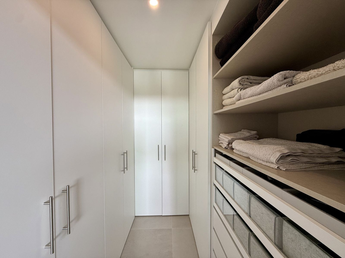 Se vende Pareada de 5 dormitorios en Costa Del Sol, Cadiz, España