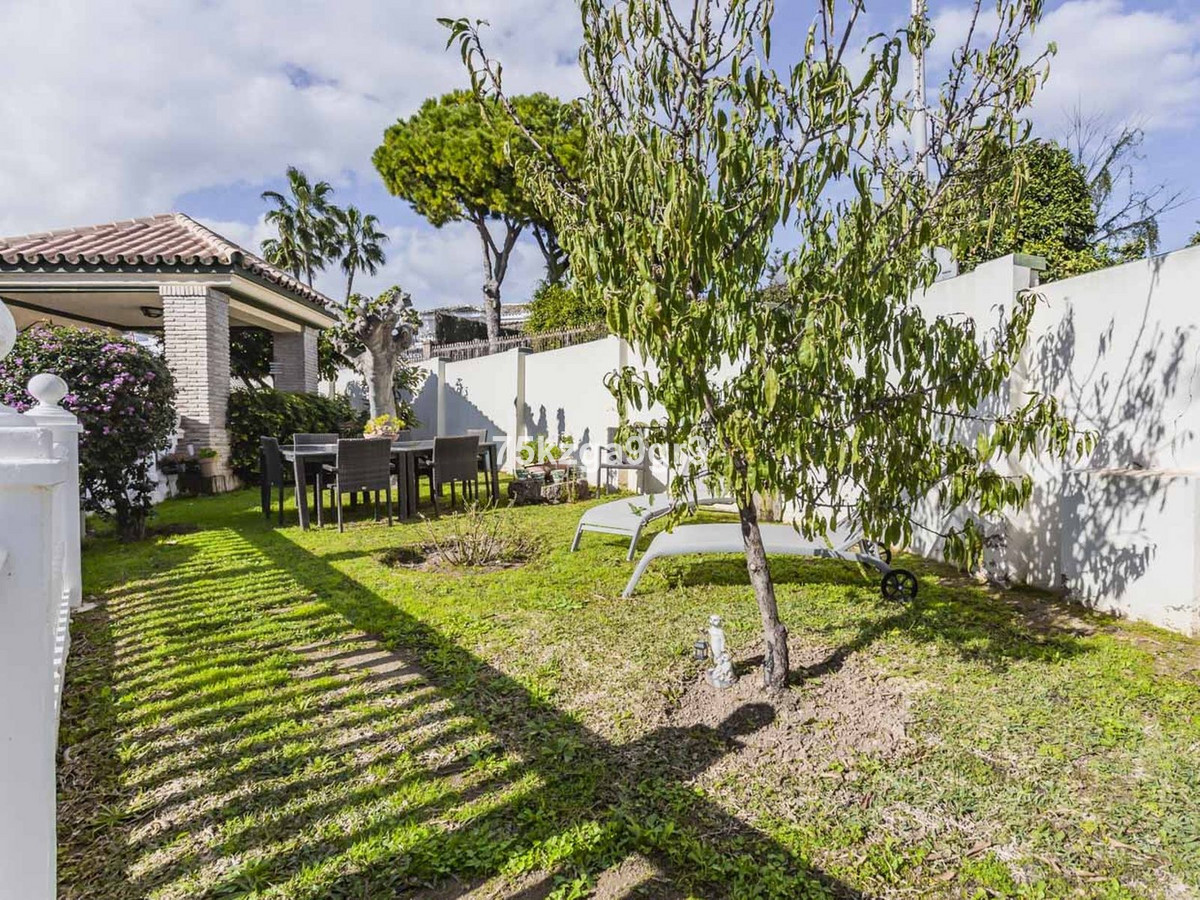 Se vende Villa - Chalet de 6 dormitorios en Costa Del Sol, Málaga, España
