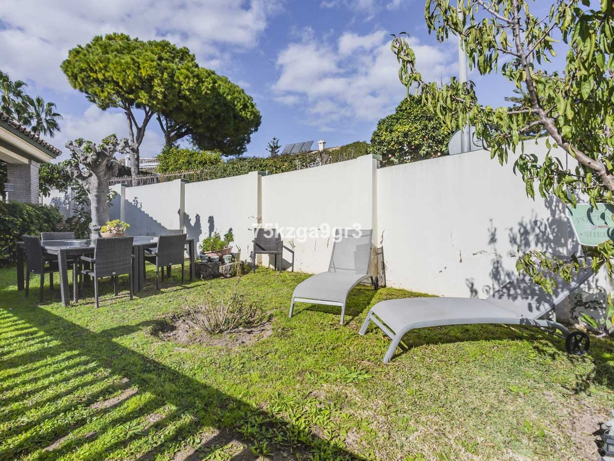 Se vende Villa - Chalet de 6 dormitorios en Costa Del Sol, Málaga, España