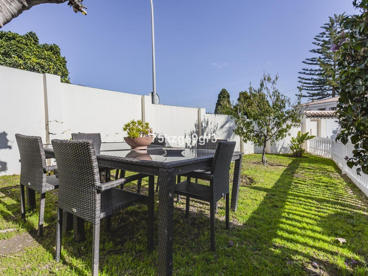 Se vende Villa - Chalet de 6 dormitorios en Costa Del Sol, Málaga, España