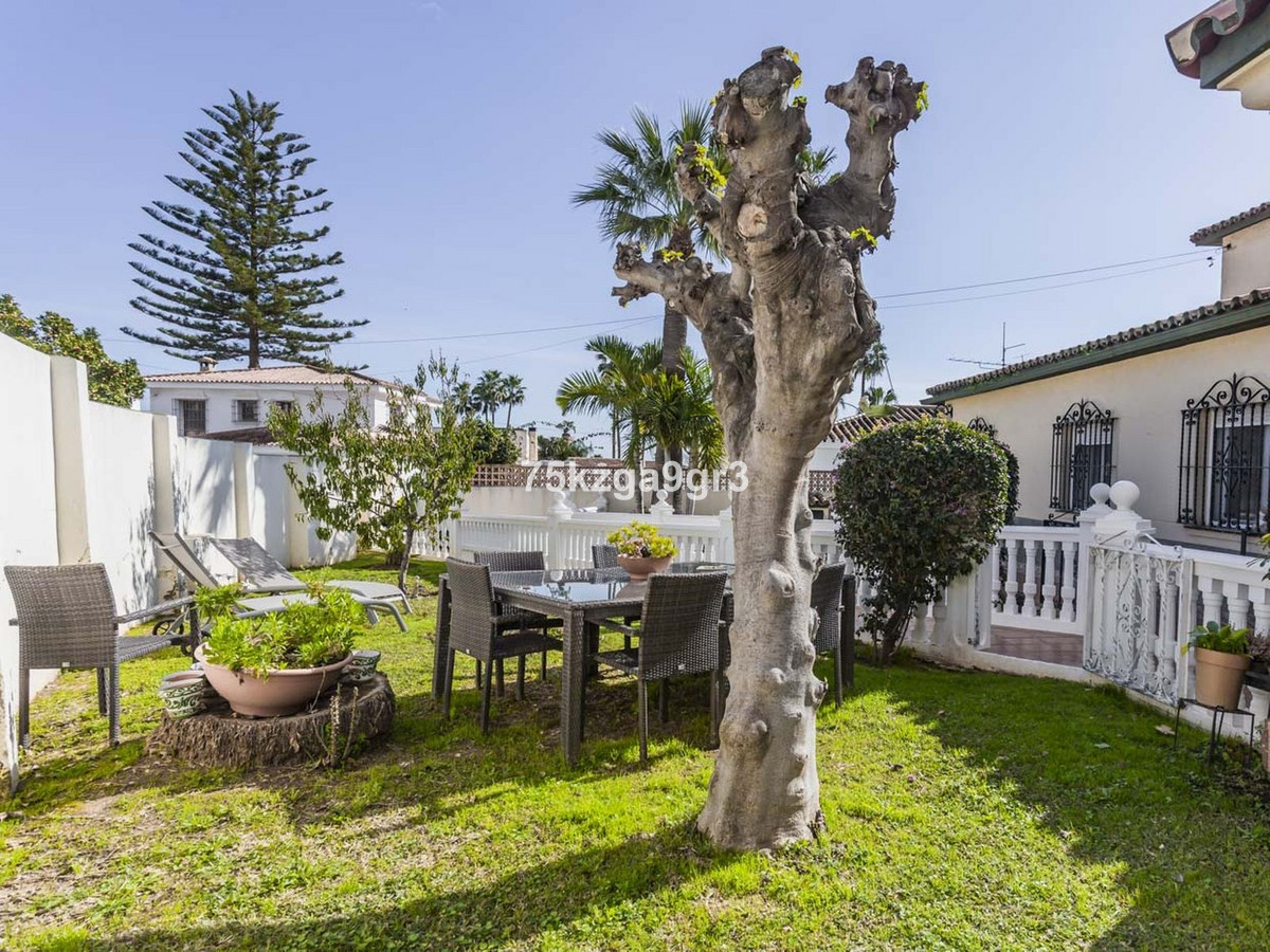 Se vende Villa - Chalet de 6 dormitorios en Costa Del Sol, Málaga, España