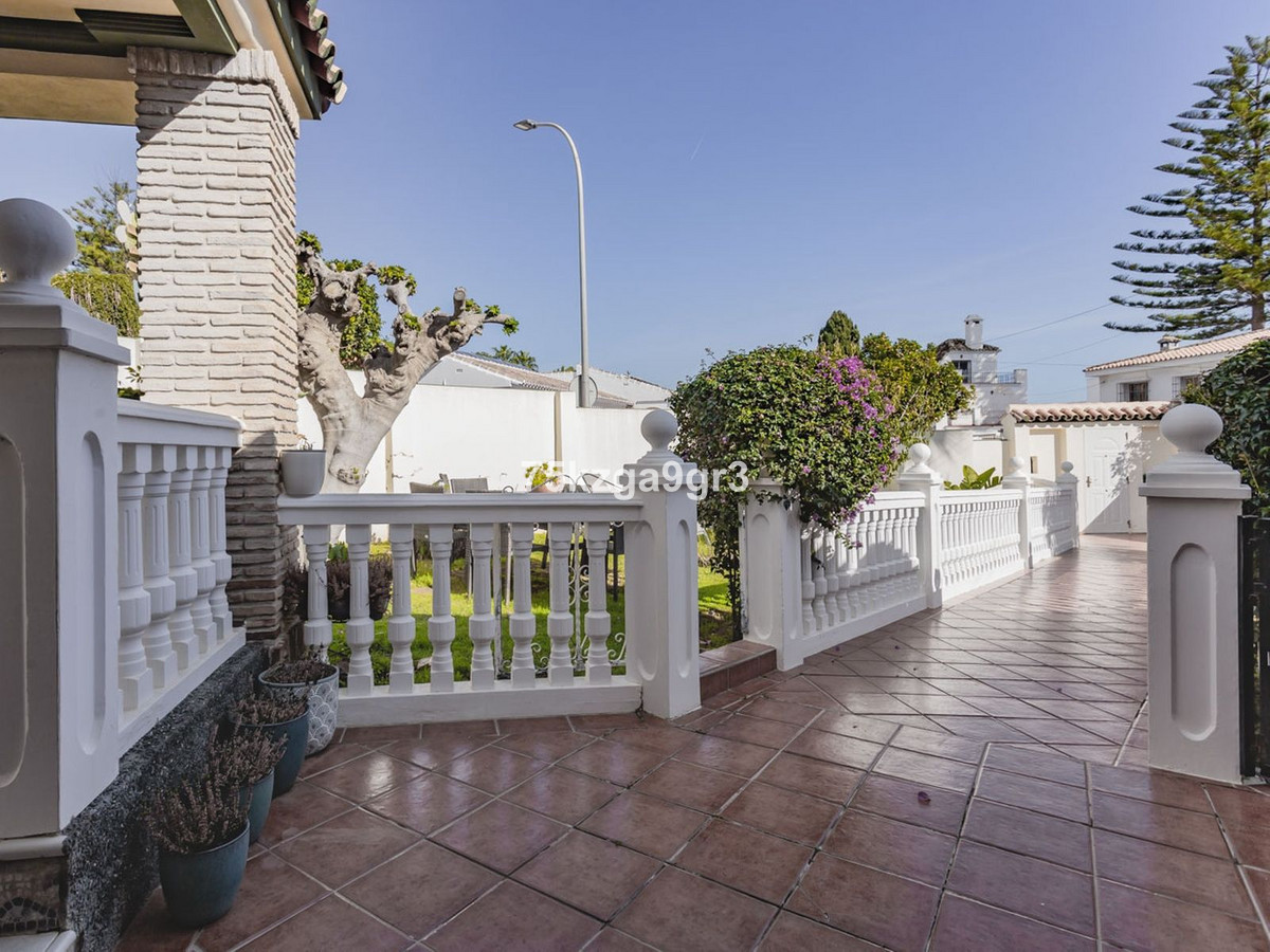 Se vende Villa - Chalet de 6 dormitorios en Costa Del Sol, Málaga, España