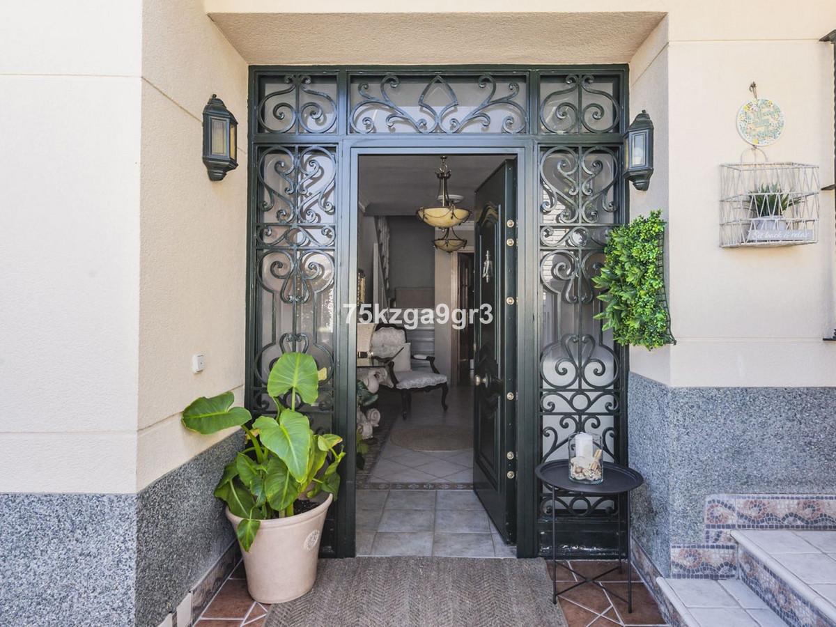 Se vende Villa - Chalet de 6 dormitorios en Costa Del Sol, Málaga, España