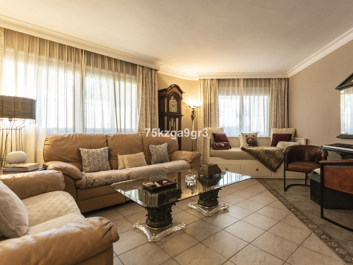 Se vende Villa - Chalet de 6 dormitorios en Costa Del Sol, Málaga, España
