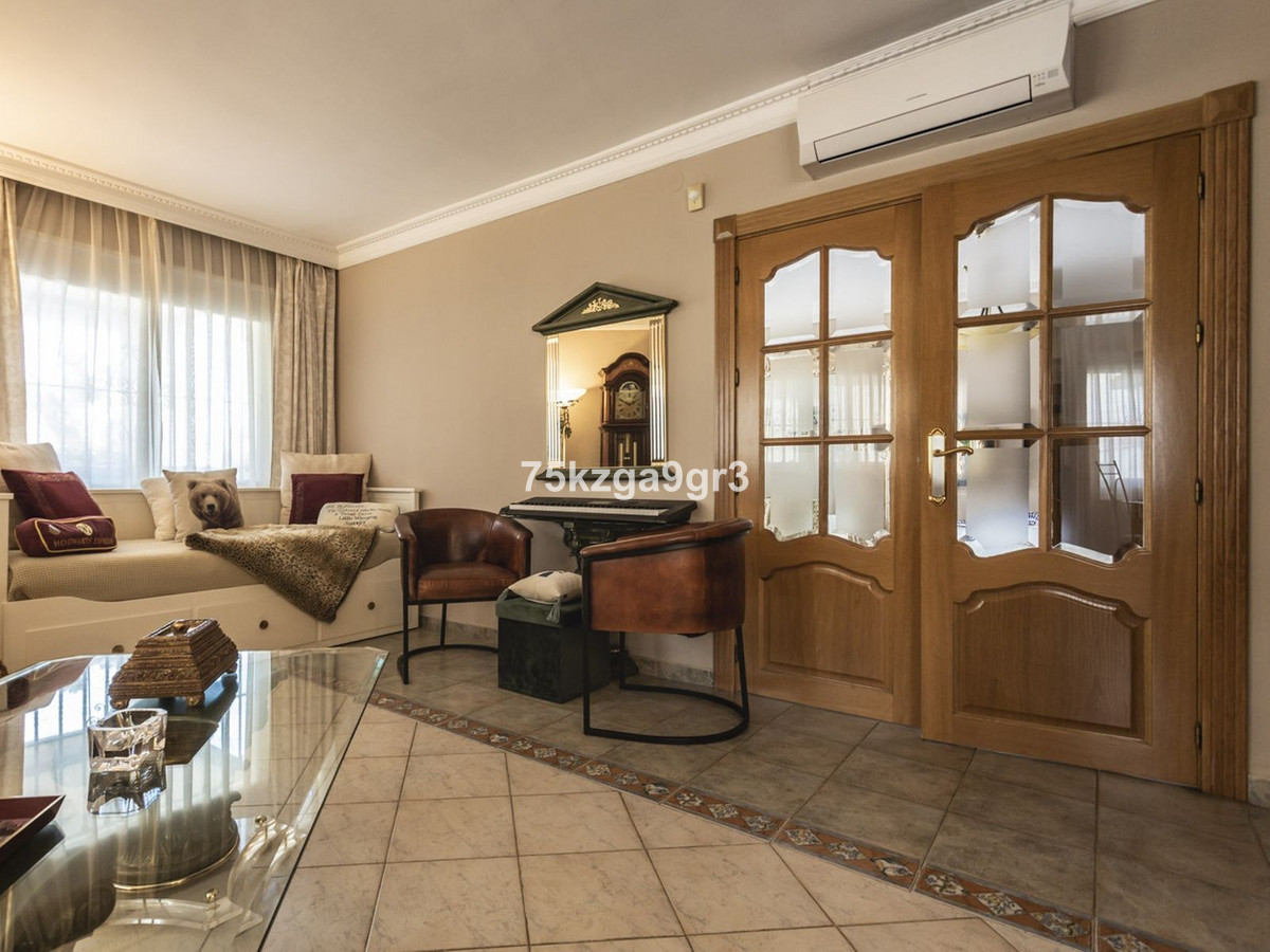 Se vende Villa - Chalet de 6 dormitorios en Costa Del Sol, Málaga, España
