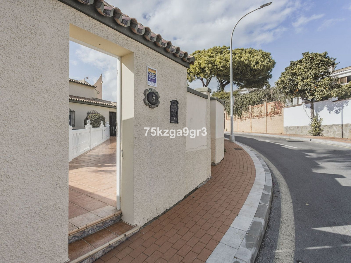 Se vende Villa - Chalet de 6 dormitorios en Costa Del Sol, Málaga, España