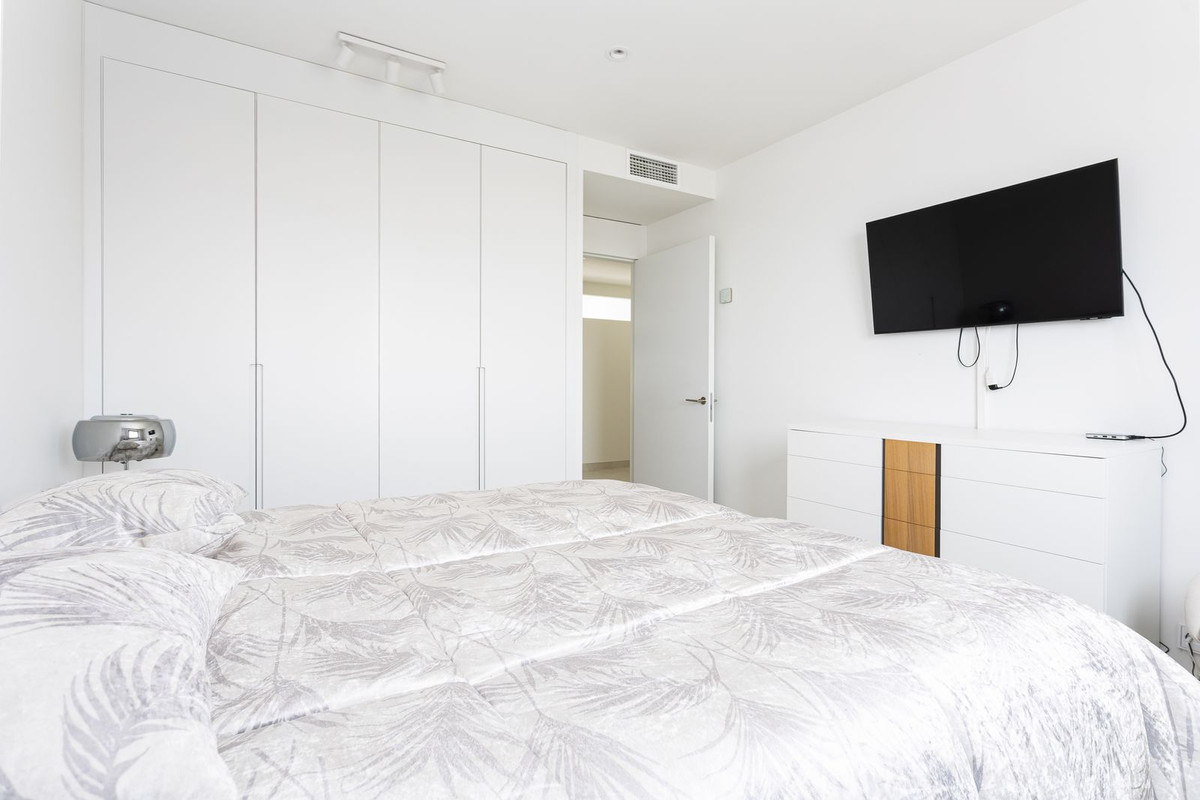 3 Bed Apartment for sale in Fuengirola Costa Del Sol, Málaga, Spain