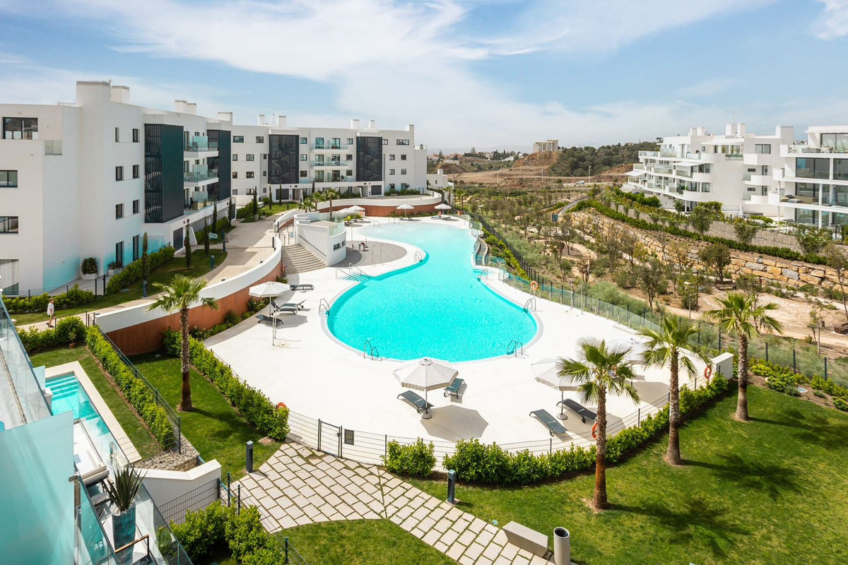 3 Bed Apartment for sale in Fuengirola Costa Del Sol, Málaga, Spain