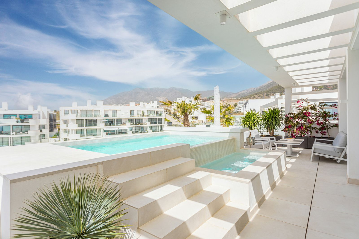 3 Bed Apartment for sale in Fuengirola Costa Del Sol, Málaga, Spain