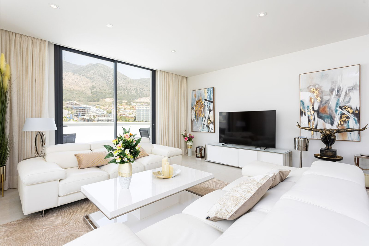 3 Bed Apartment for sale in Fuengirola Costa Del Sol, Málaga, Spain