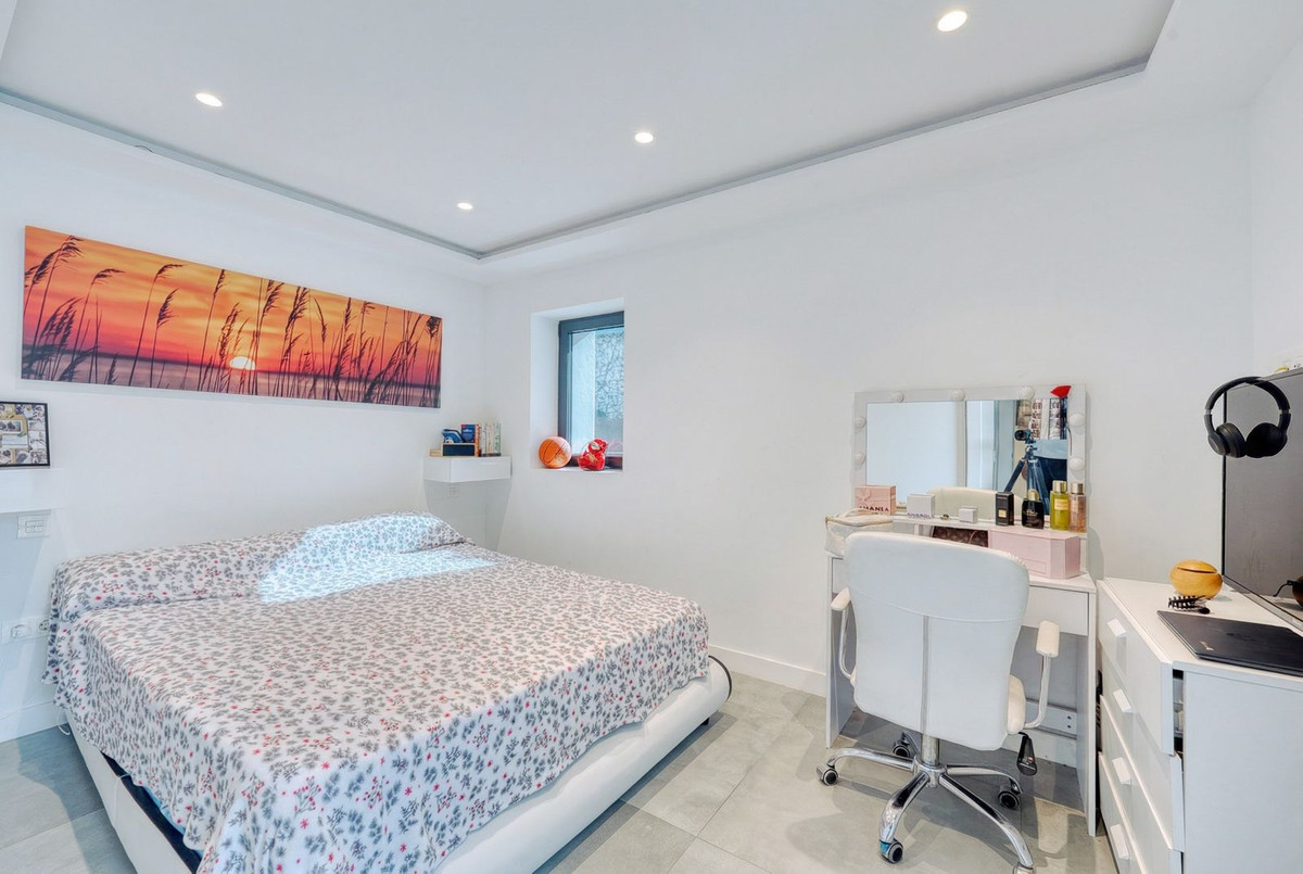 4 Bed Townhouse for sale in Istán Costa Del Sol, Málaga, Spain
