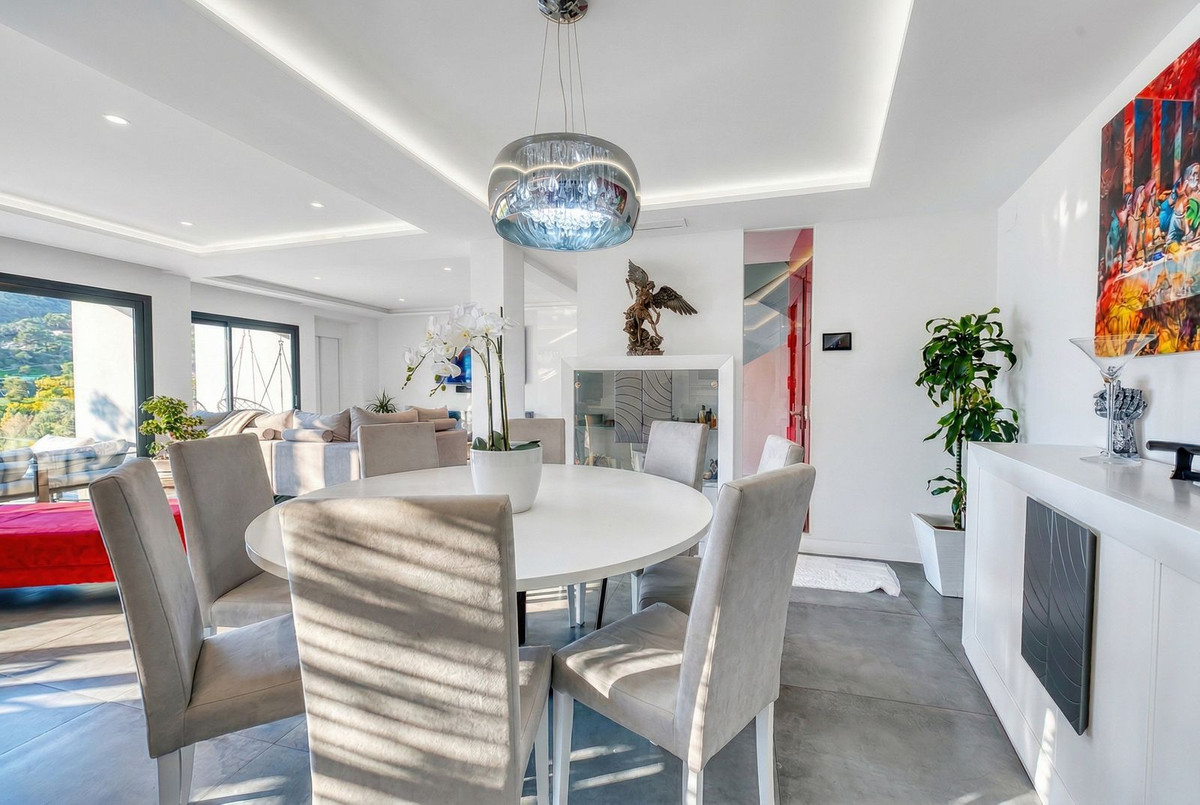 4 Bed Townhouse for sale in Istán Costa Del Sol, Málaga, Spain