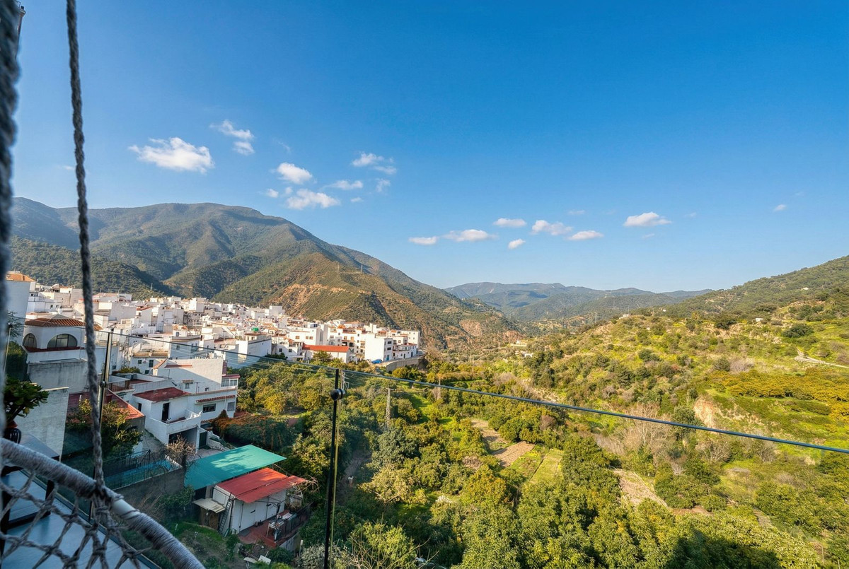 4 Bed Townhouse for sale in Istán Costa Del Sol, Málaga, Spain