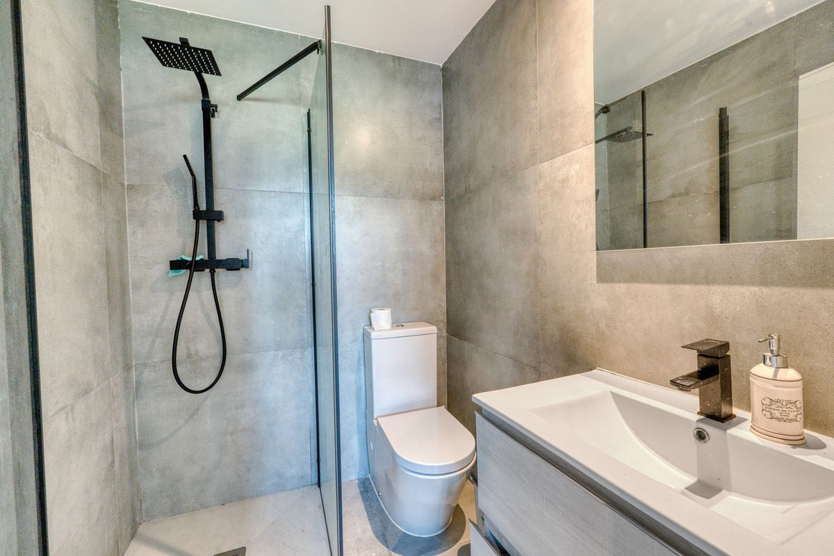 4 Bed Townhouse for sale in Istán Costa Del Sol, Málaga, Spain