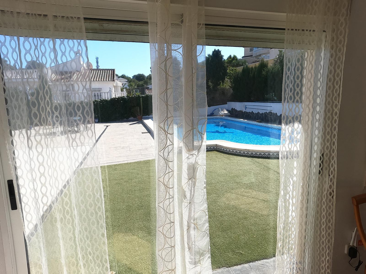 Se vende Villa - Chalet de 4 dormitorios en Costa Blanca, Alicante, España