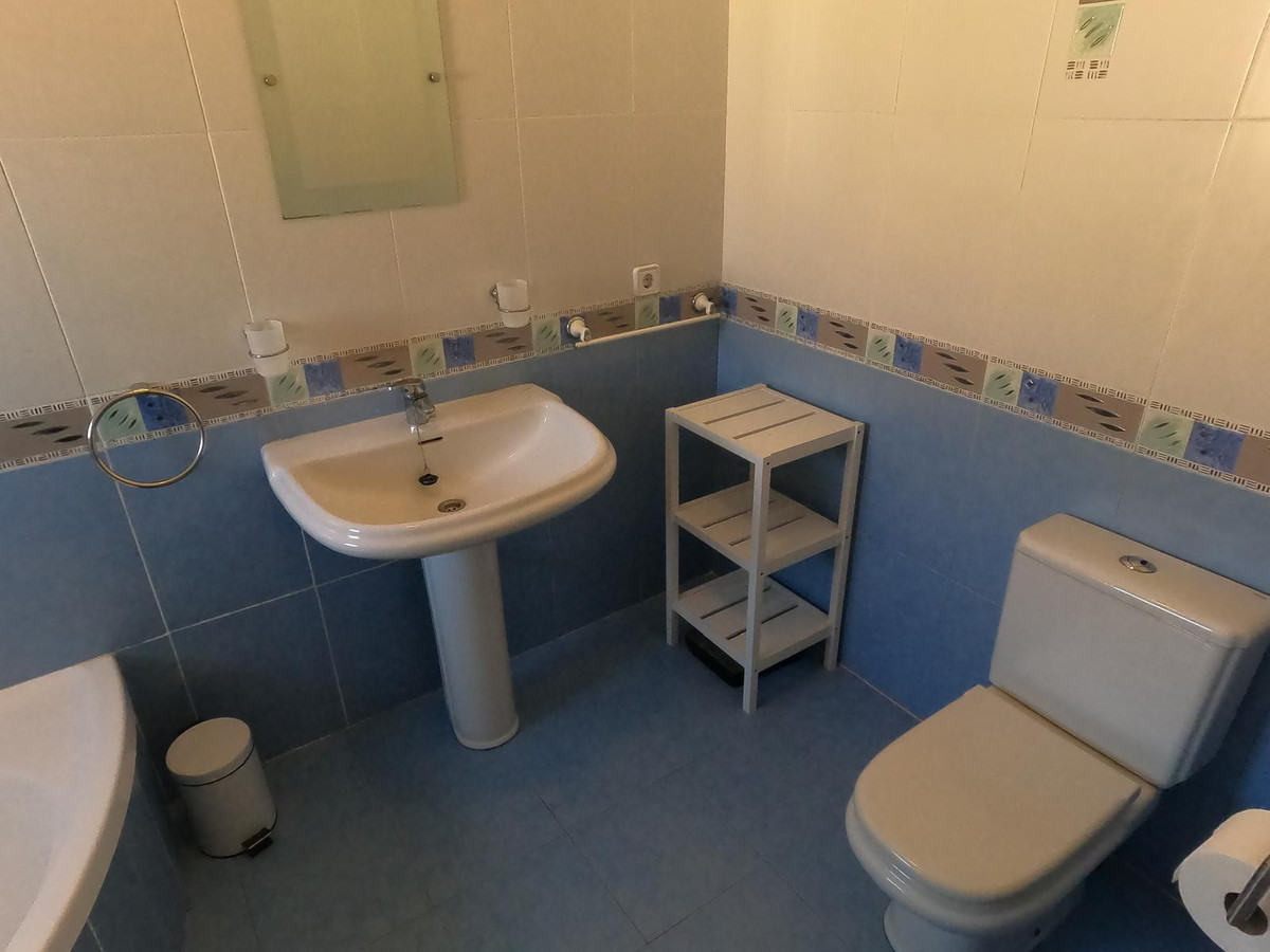Se vende Villa - Chalet de 4 dormitorios en Costa Blanca, Alicante, España