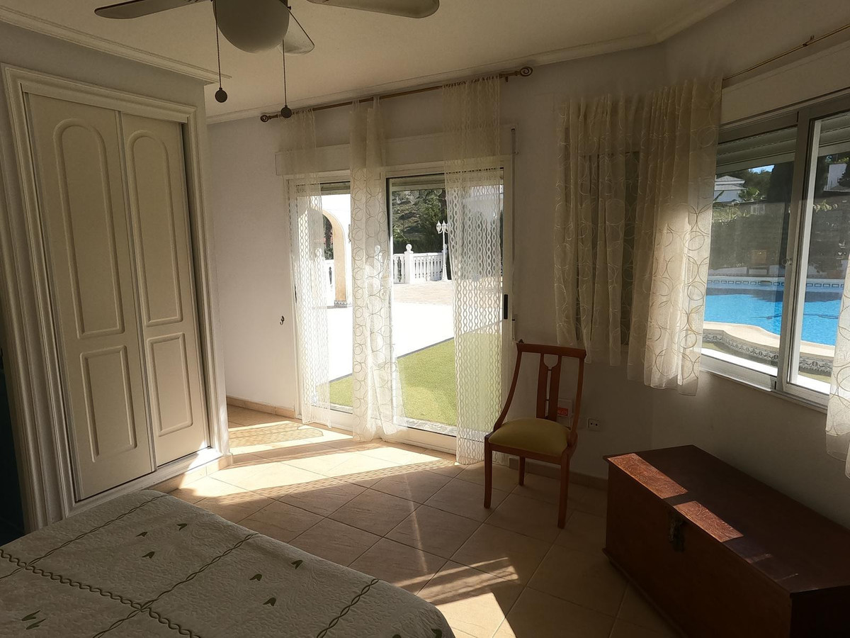 Se vende Villa - Chalet de 4 dormitorios en Costa Blanca, Alicante, España