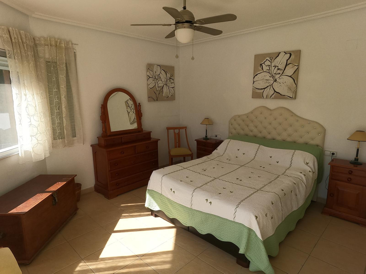 Se vende Villa - Chalet de 4 dormitorios en Costa Blanca, Alicante, España