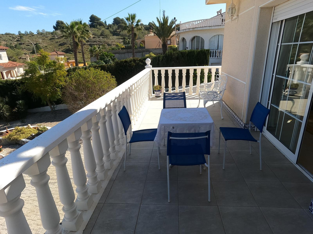 Se vende Villa - Chalet de 4 dormitorios en Costa Blanca, Alicante, España