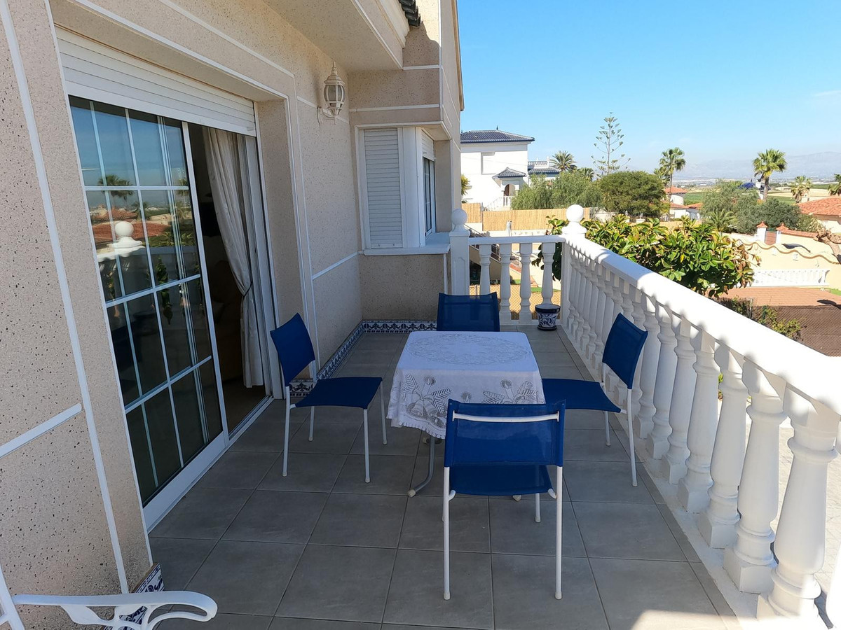 Se vende Villa - Chalet de 4 dormitorios en Costa Blanca, Alicante, España