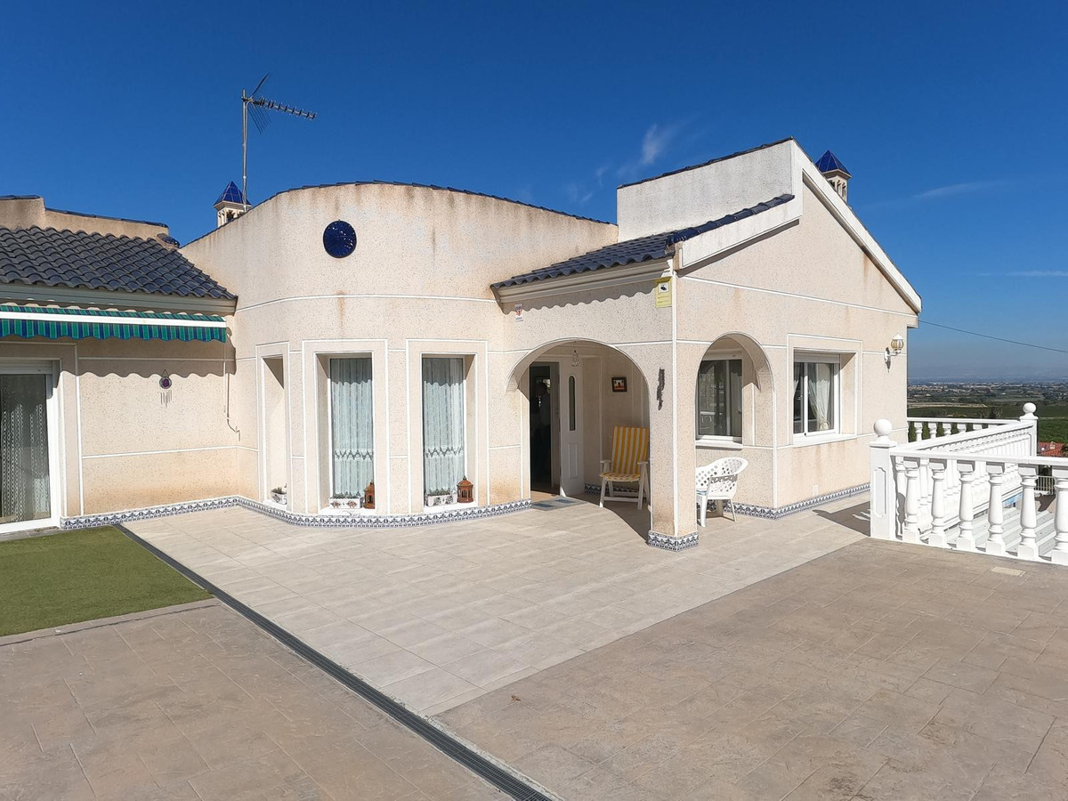 Se vende Villa - Chalet de 4 dormitorios en Costa Blanca, Alicante, España