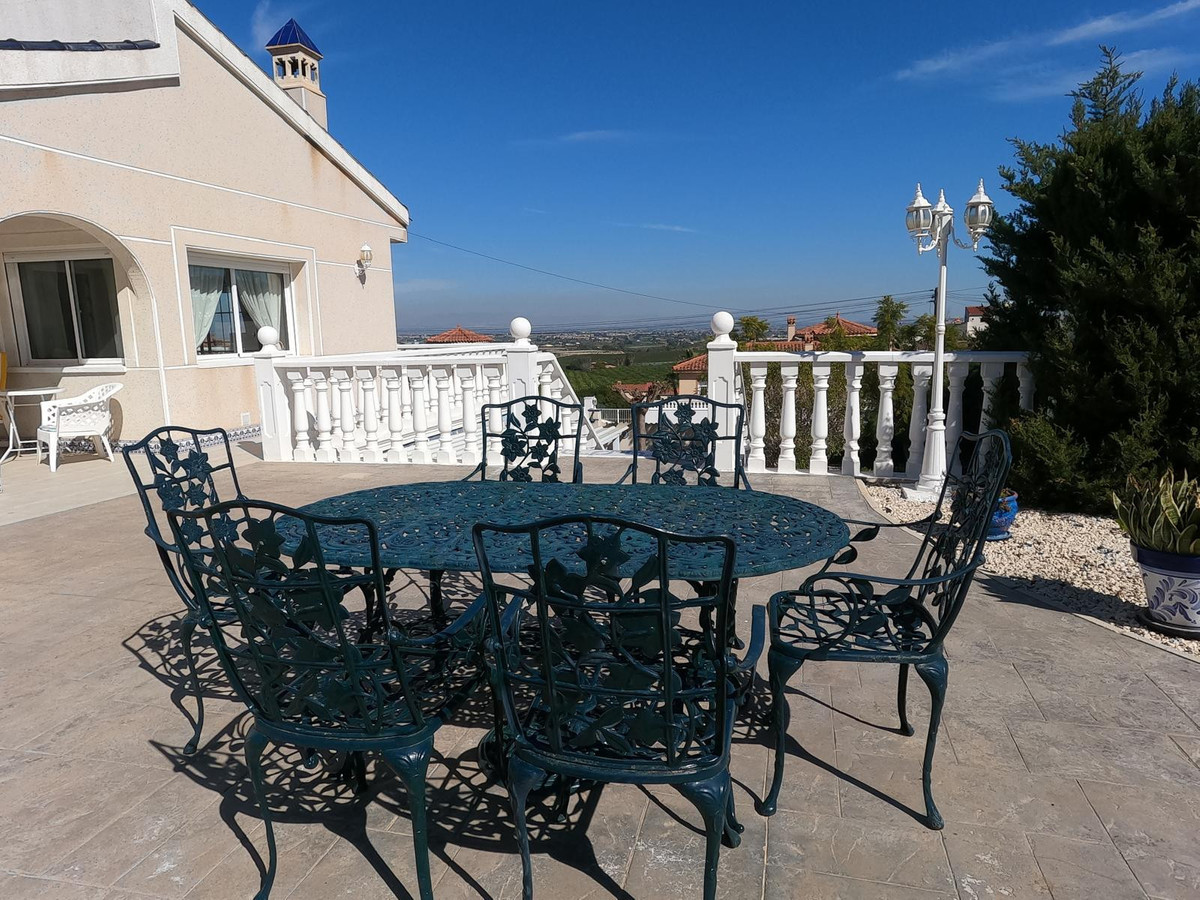 Se vende Villa - Chalet de 4 dormitorios en Costa Blanca, Alicante, España