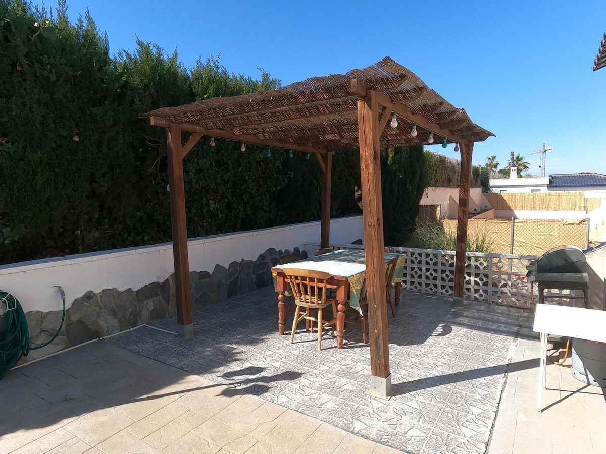Se vende Villa - Chalet de 4 dormitorios en Costa Blanca, Alicante, España